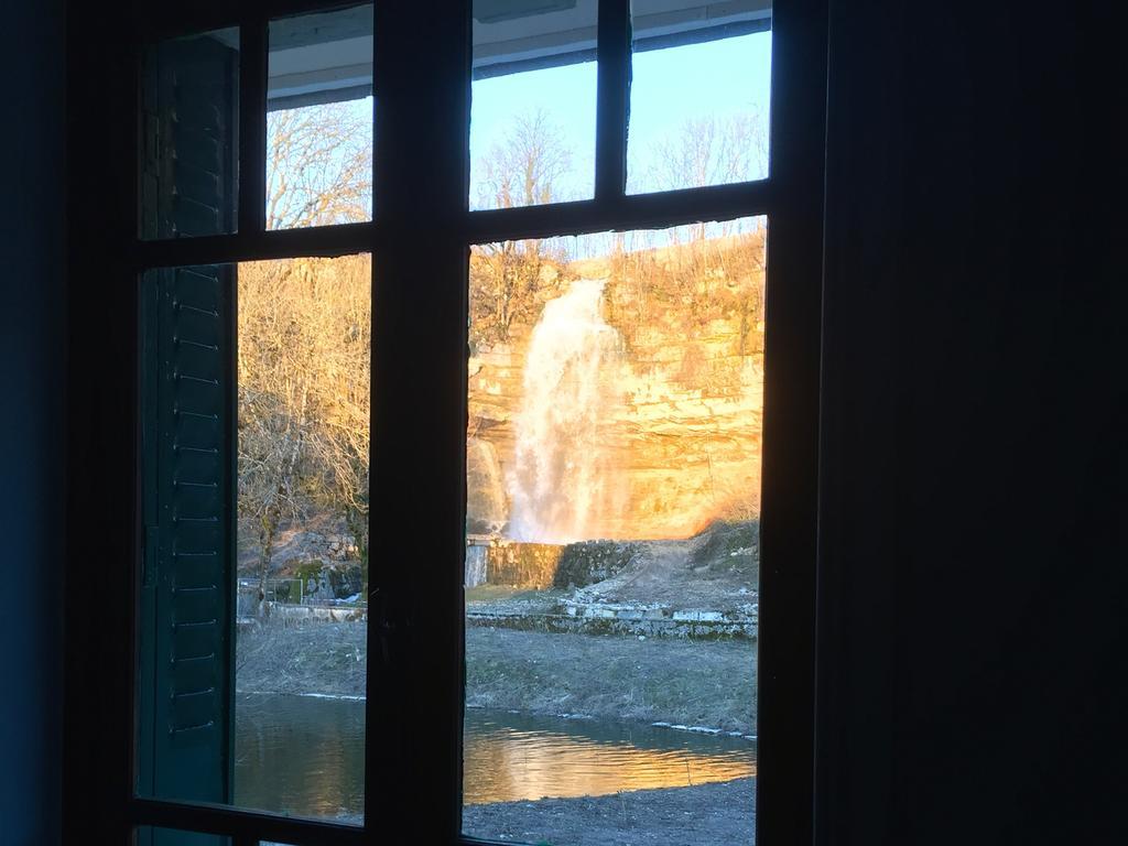 Au Moulin Des Fees - Maison D'Hotes Cascades Du Herisson Bonlieu Bagian luar foto
